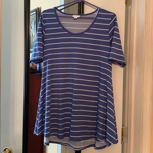 Lularoe medium perfect t